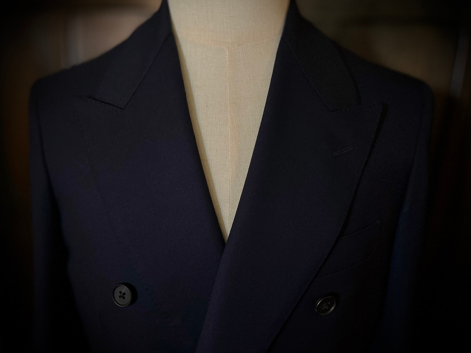 cashmere-blend-midnight-navy-double-breasted-suit_03.jpg