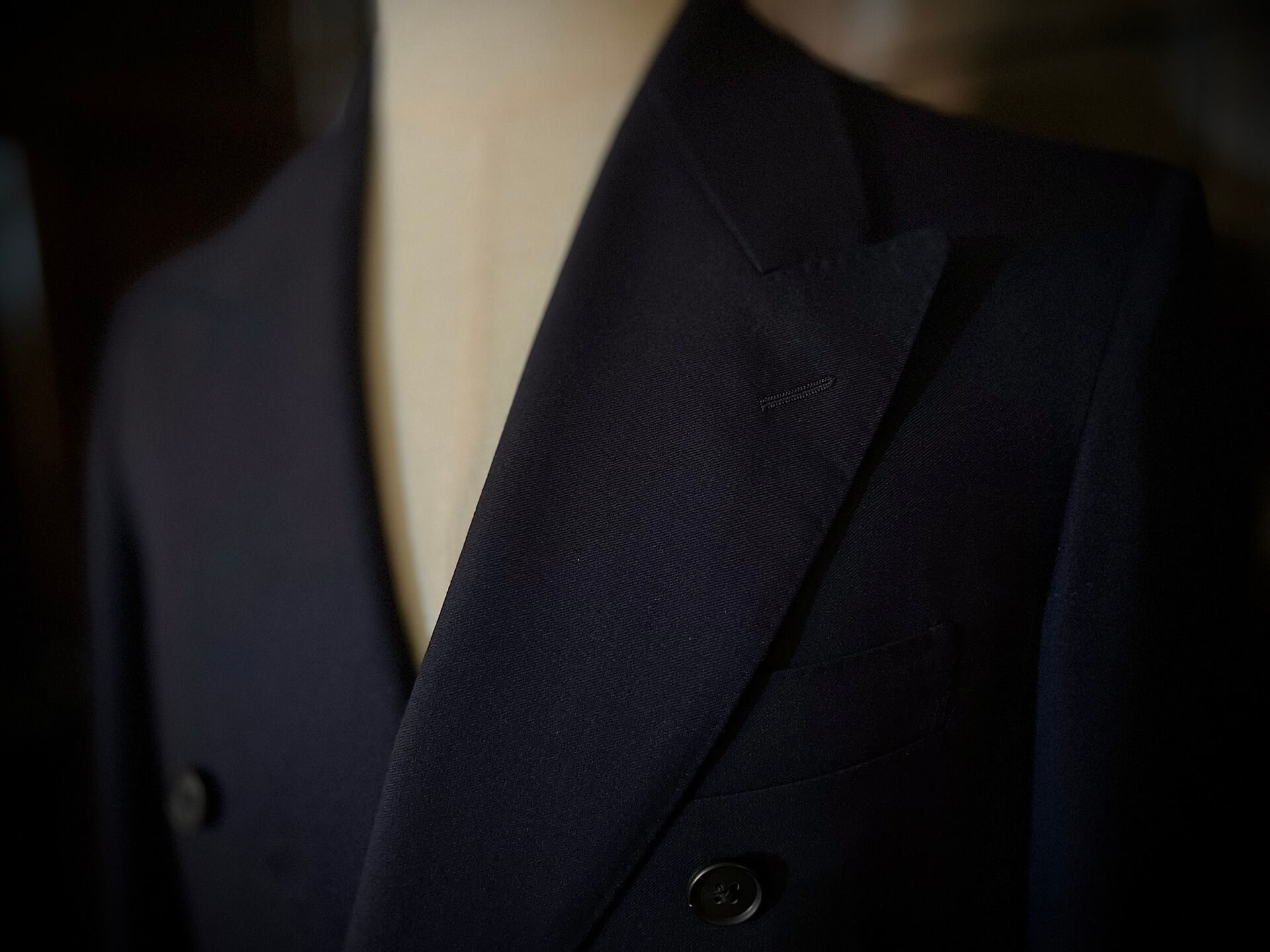 cashmere-blend-midnight-navy-double-breasted-suit_06.jpg