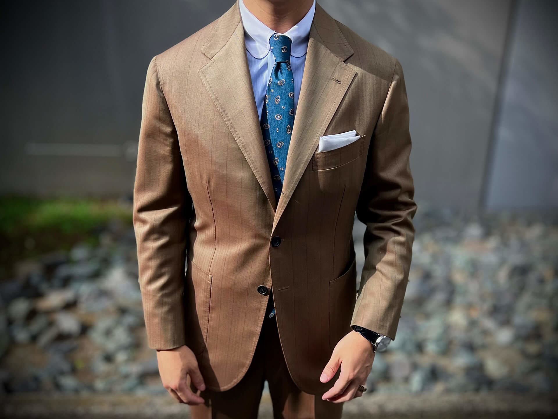 enjoy_fashion_with_a_special_suit_06.jpg