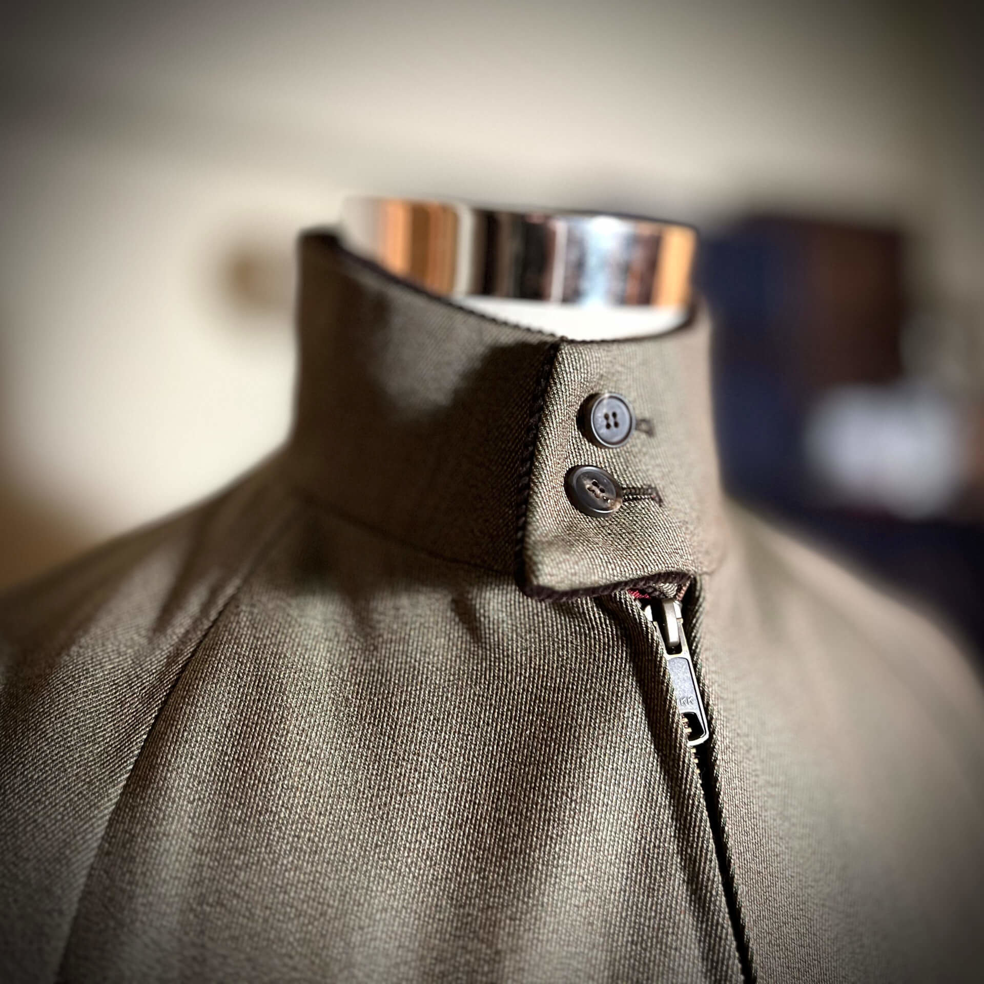 order_an_adult_blouson_that_can_be_used_in_dress_casual_07.jpg