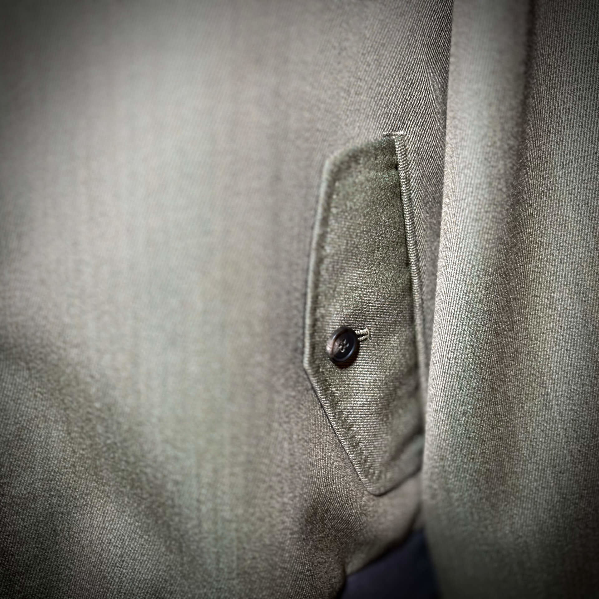 order_an_adult_blouson_that_can_be_used_in_dress_casual_10.jpg