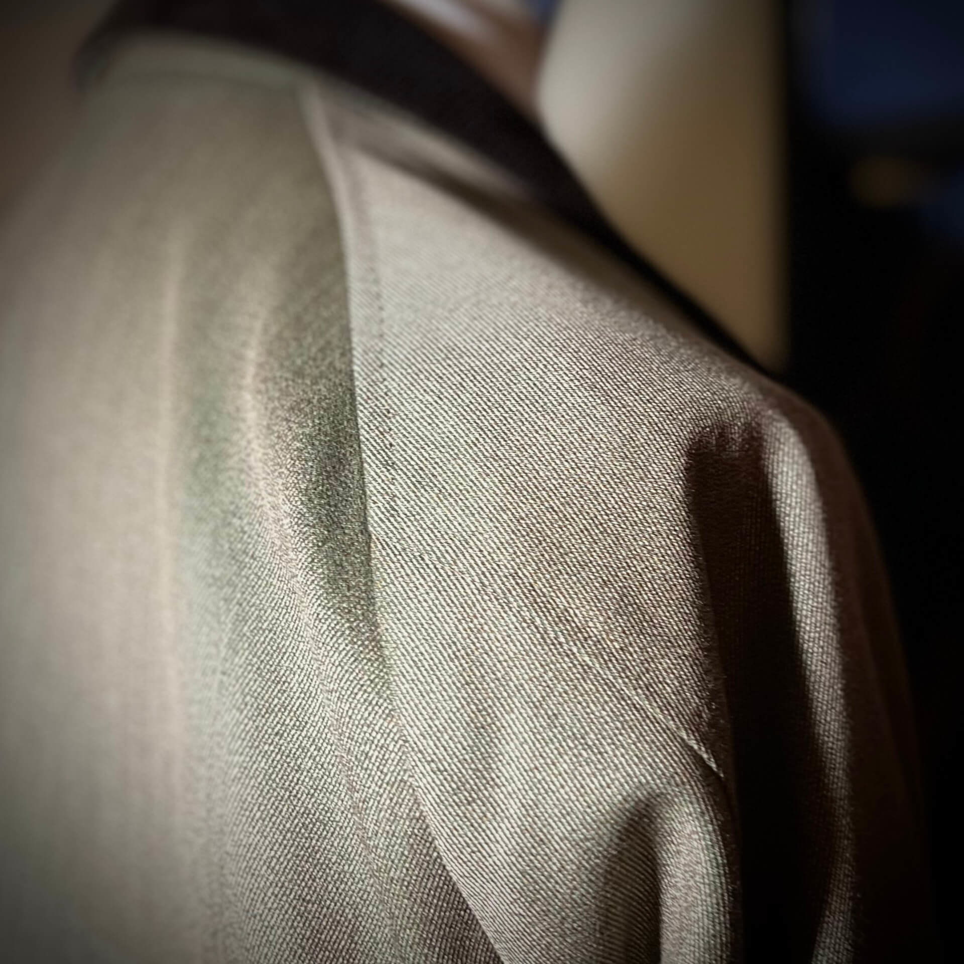 order_an_adult_blouson_that_can_be_used_in_dress_casual_29.jpg