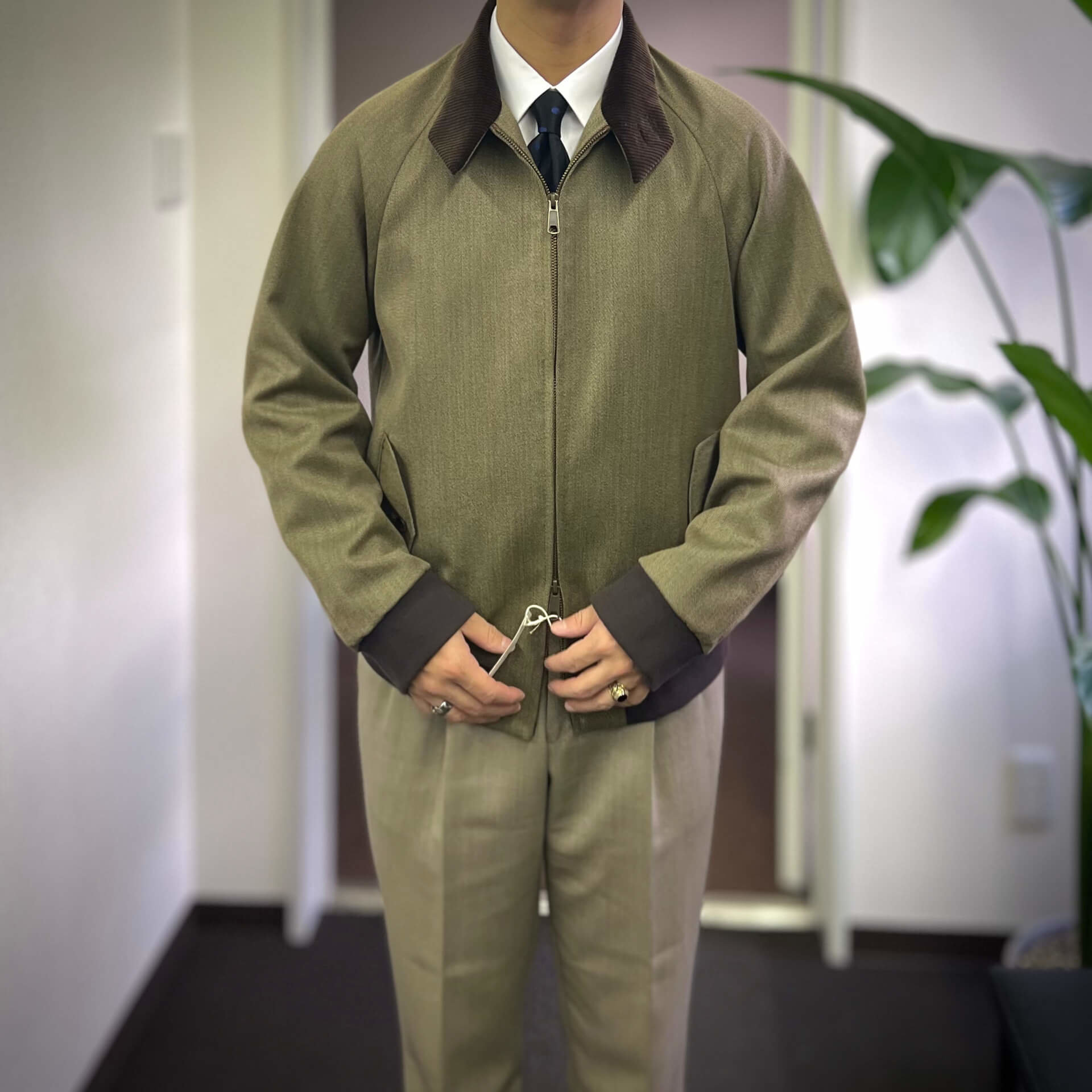 order_an_adult_blouson_that_can_be_used_in_dress_casual_41.jpg