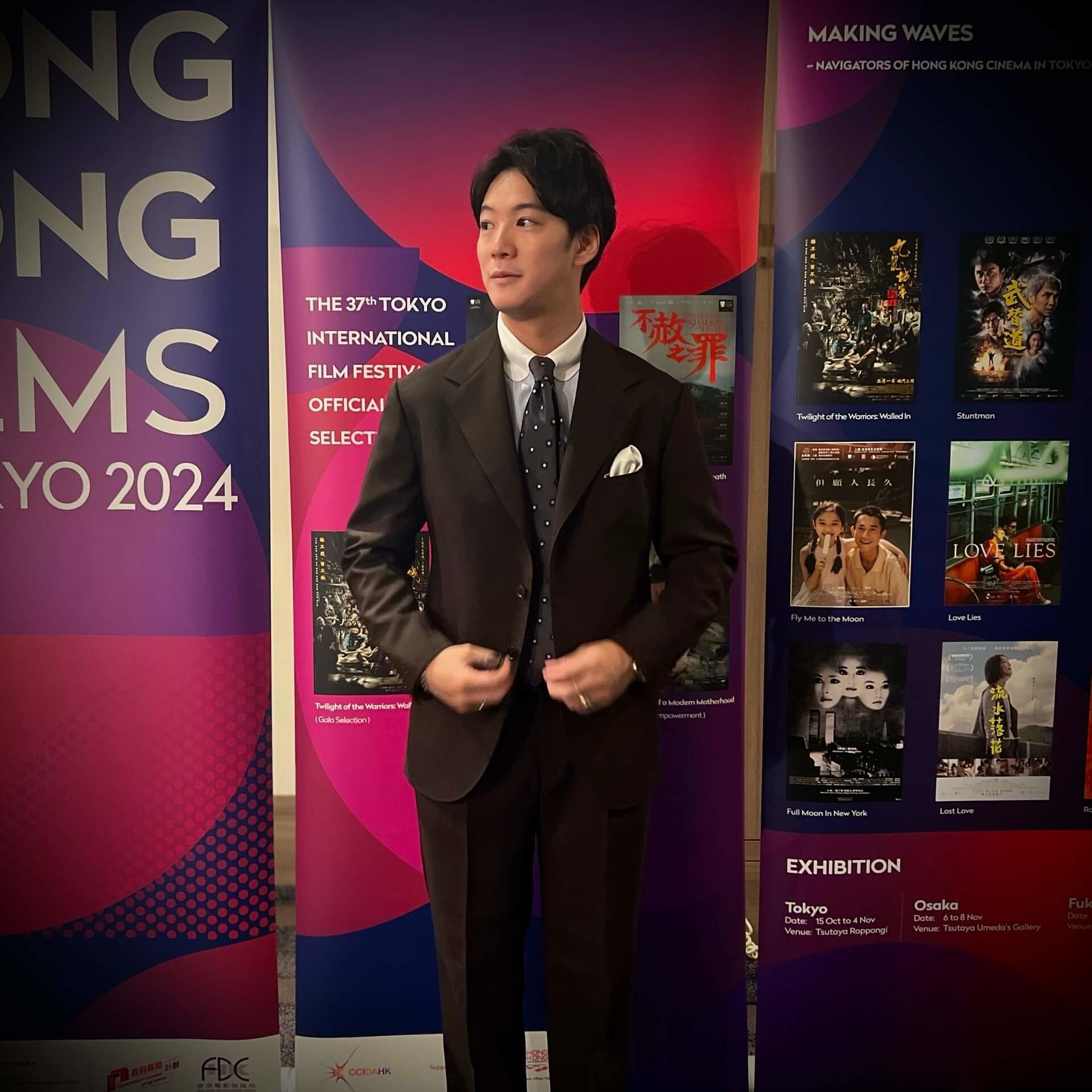what_i_experienced_in_a_glamorous_place_wearing_a_glittering_suit_03.jpg