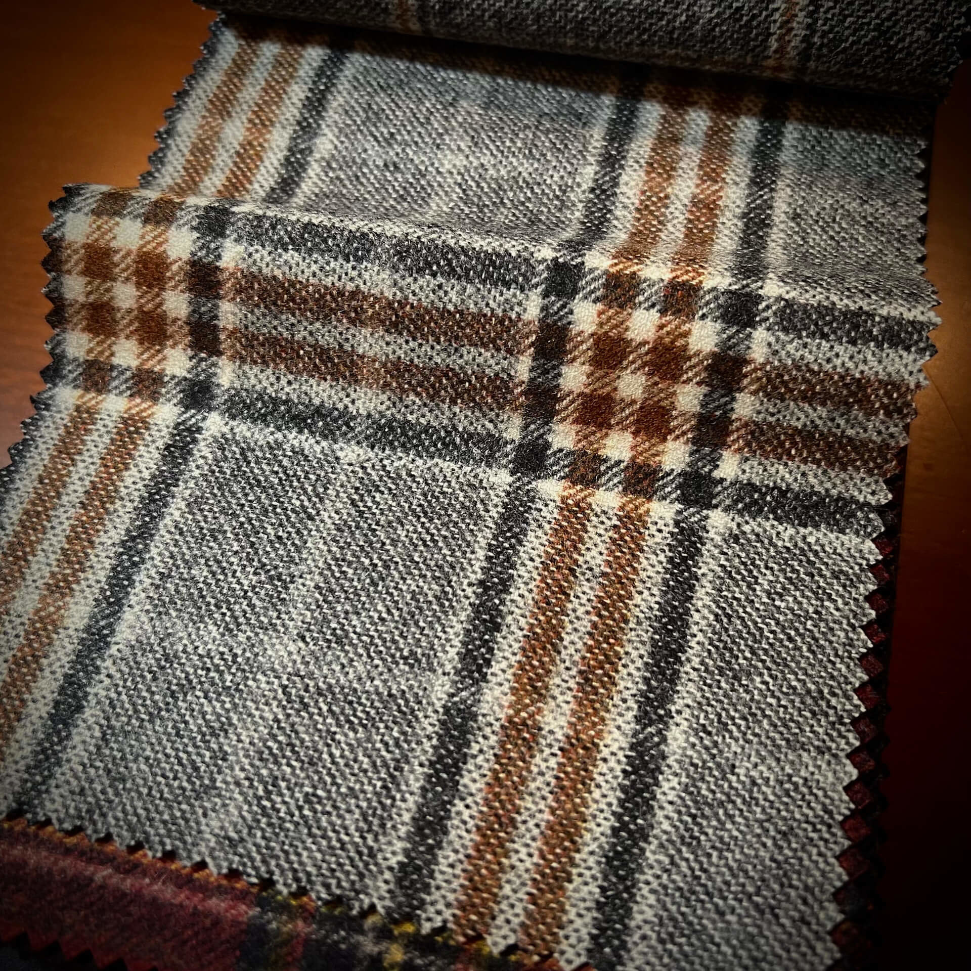 what_is_the_autumn_winter_flannel_jacket_that_can_be_used_for_mens_business_05.jpg